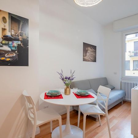 I Host Apartment - Gressoney 3 Milano Eksteriør bilde